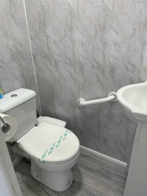 "The Parlour" Seafront Apartment Eastbourne Luaran gambar
