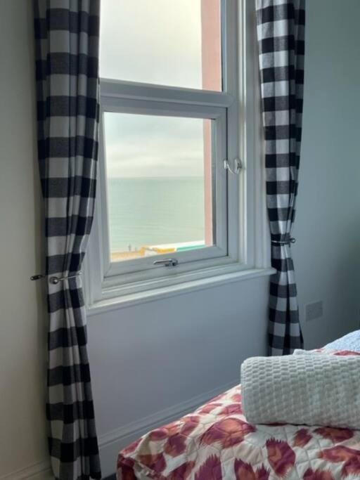 "The Parlour" Seafront Apartment Eastbourne Luaran gambar