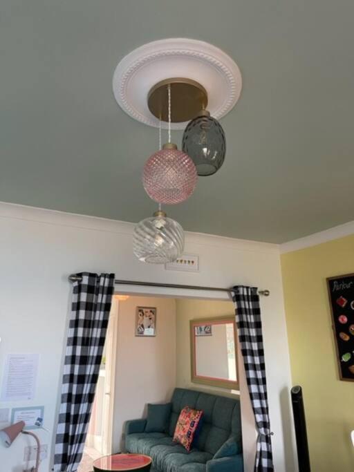 "The Parlour" Seafront Apartment Eastbourne Luaran gambar